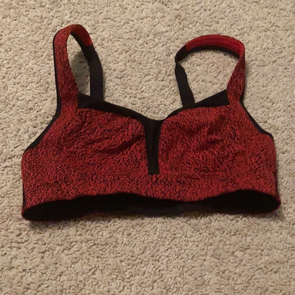 Lululemon sports bra size 6
